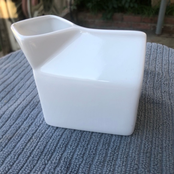 Unique American metalcraft milk carton creamer 5oz. - Picture 5 of 5
